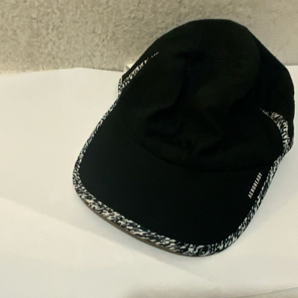 Adidas Aeroready Adjustable Cap Hat Black White Running Gym Athletic